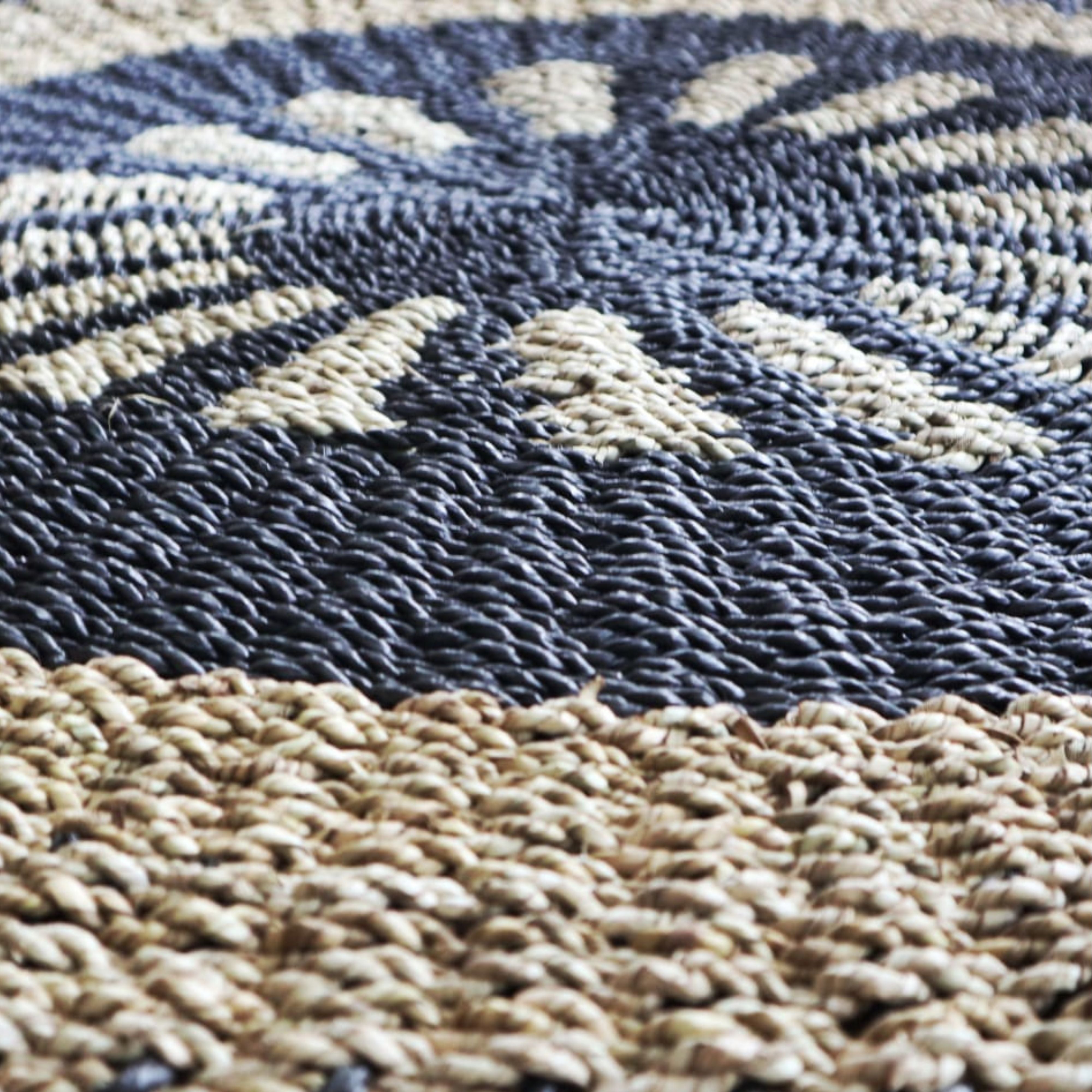 Round Seagrass Rug – Inner Sun (1m) Black & Tan Boho Rug