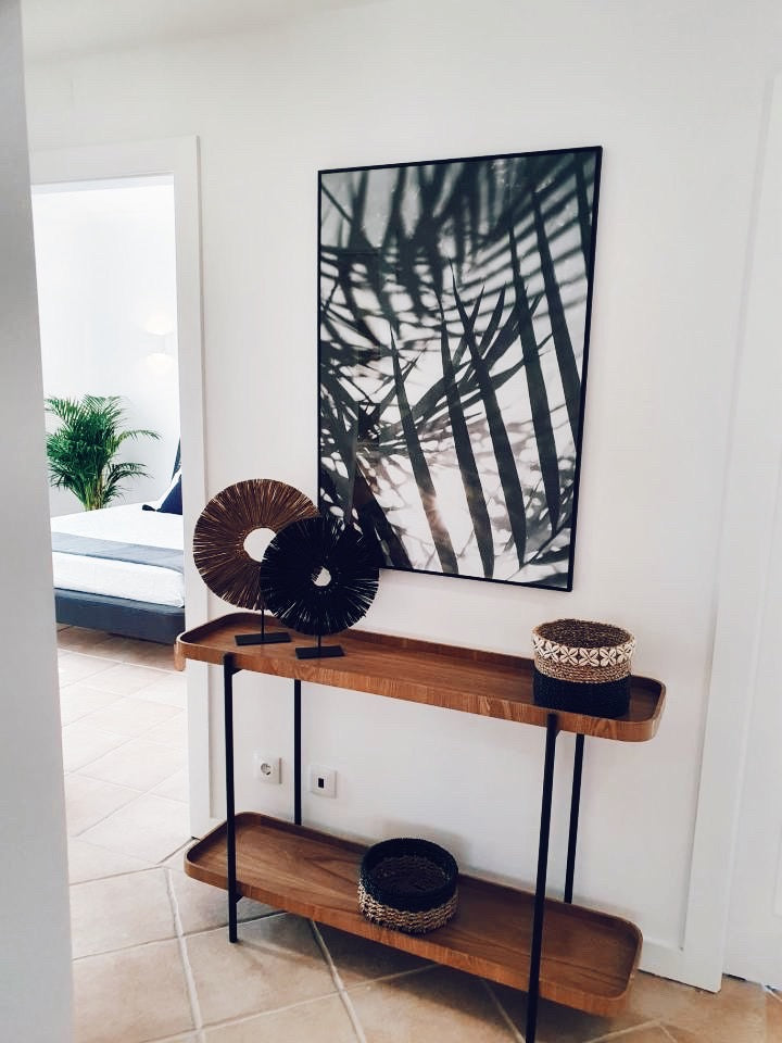 Jingga Allang Seagrass on Stand Black - M