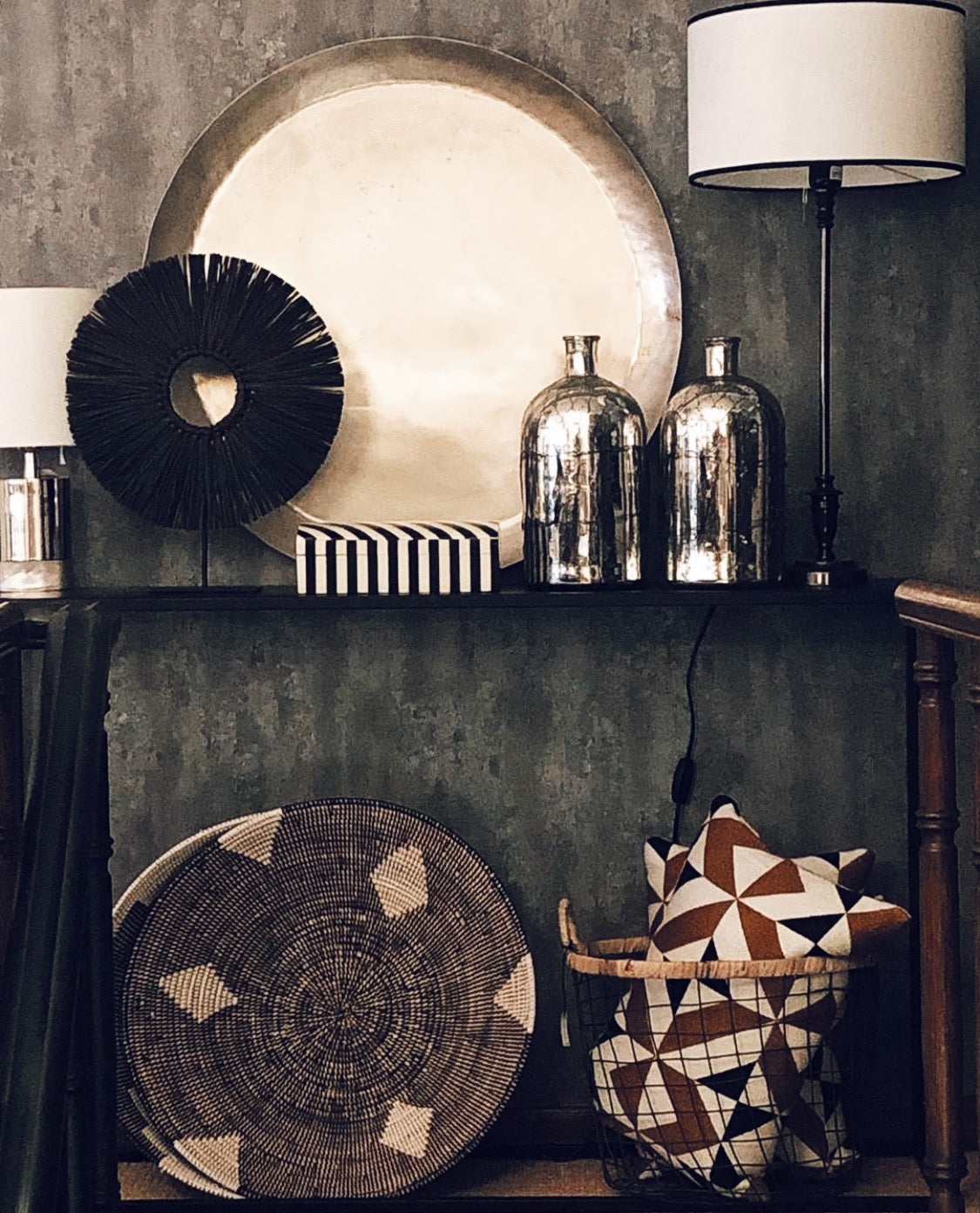 Jingga Allang Seagrass on Stand Black - M