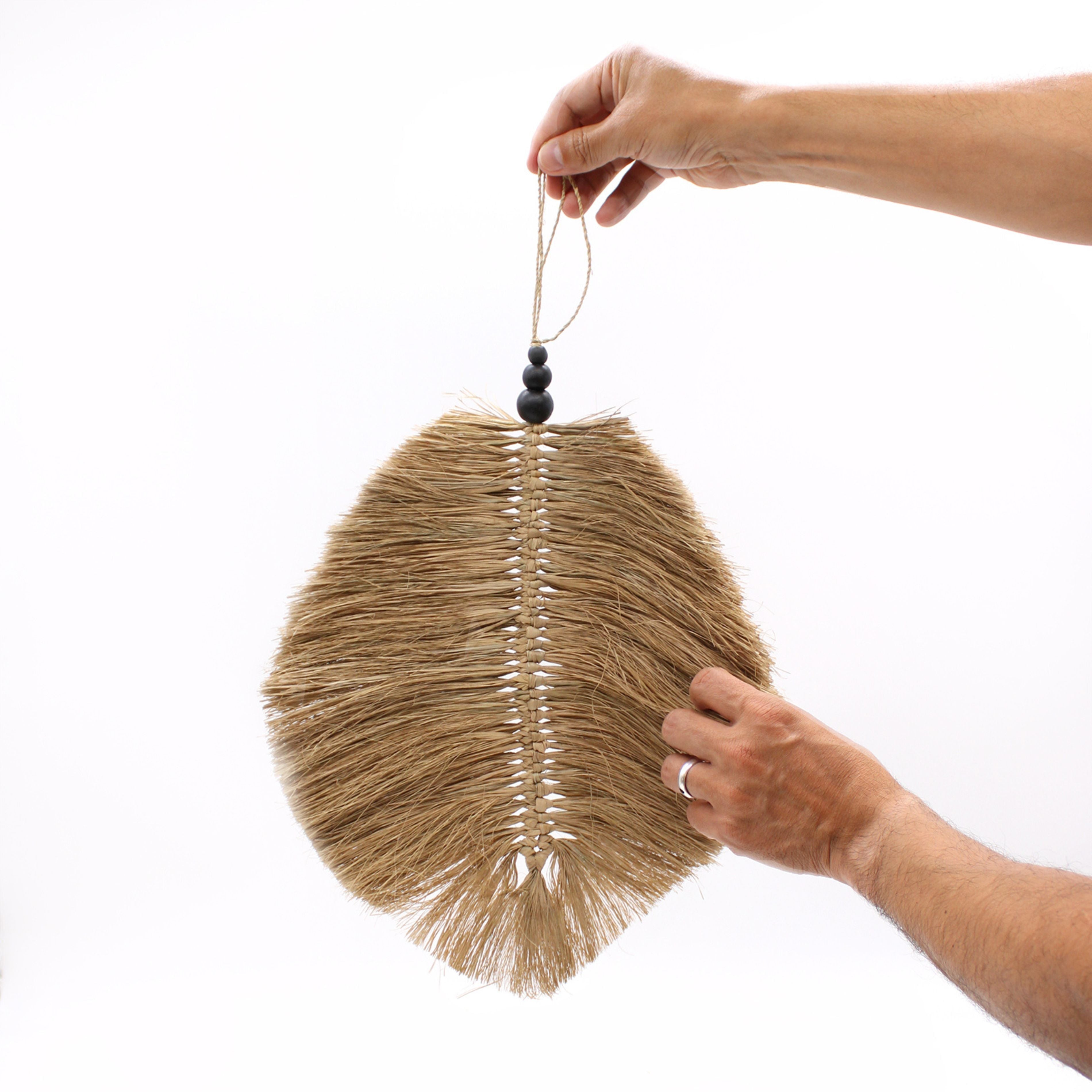 Hanging Raffa Leaf