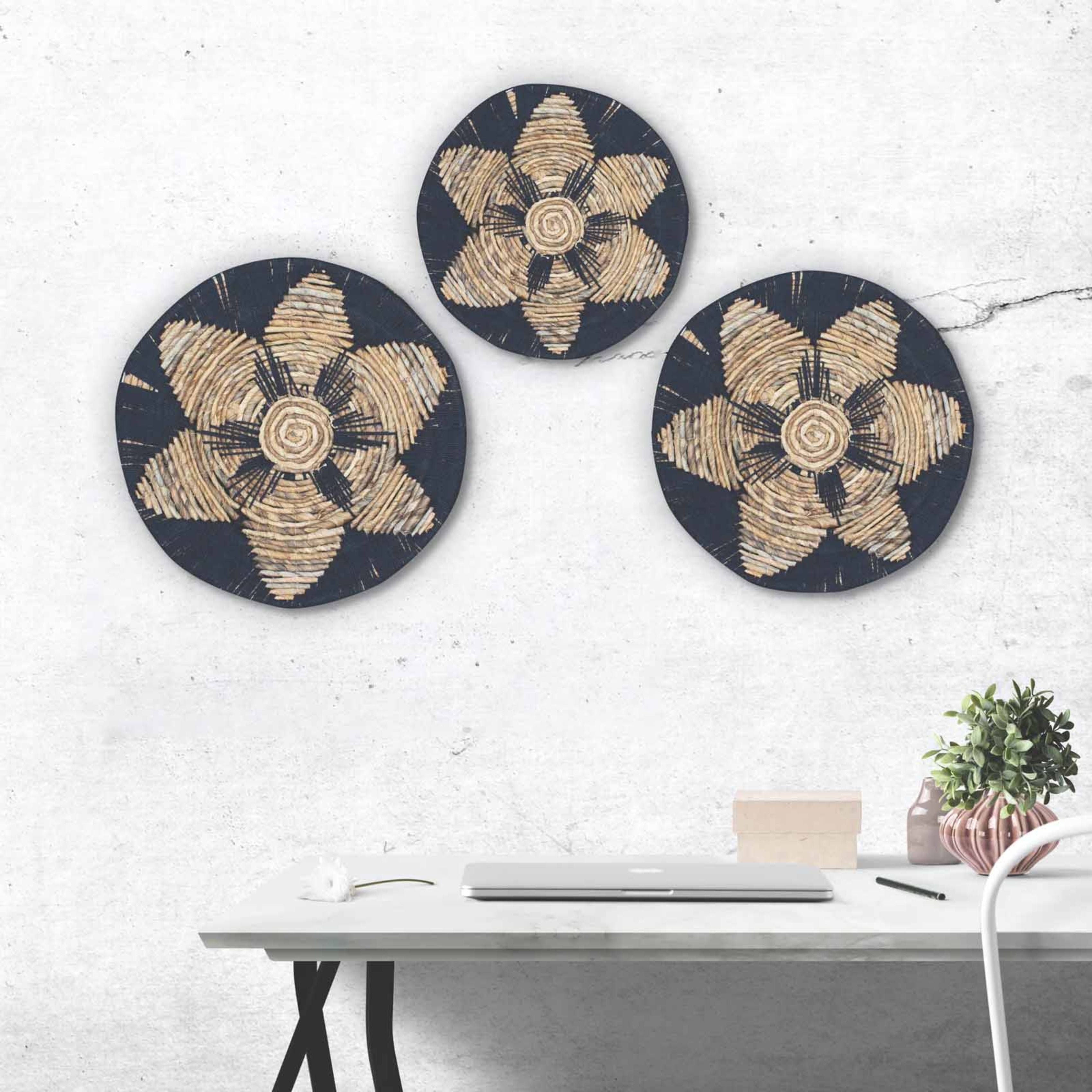 Set of Three Seagrass Bowls Wall Art - Black Image 3
